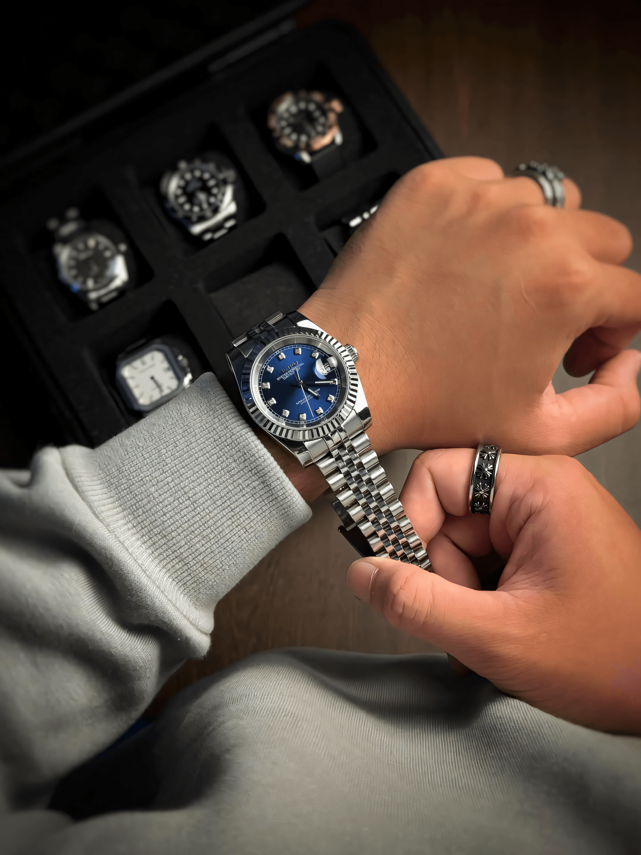 Seiko-Mod-Uhr von Goteia, Nahaufnahme von Gehäuse und Stahlarmband